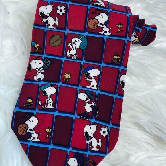Snoopy Cartoon Peanuts Sports Tie - Picture 1 of 3